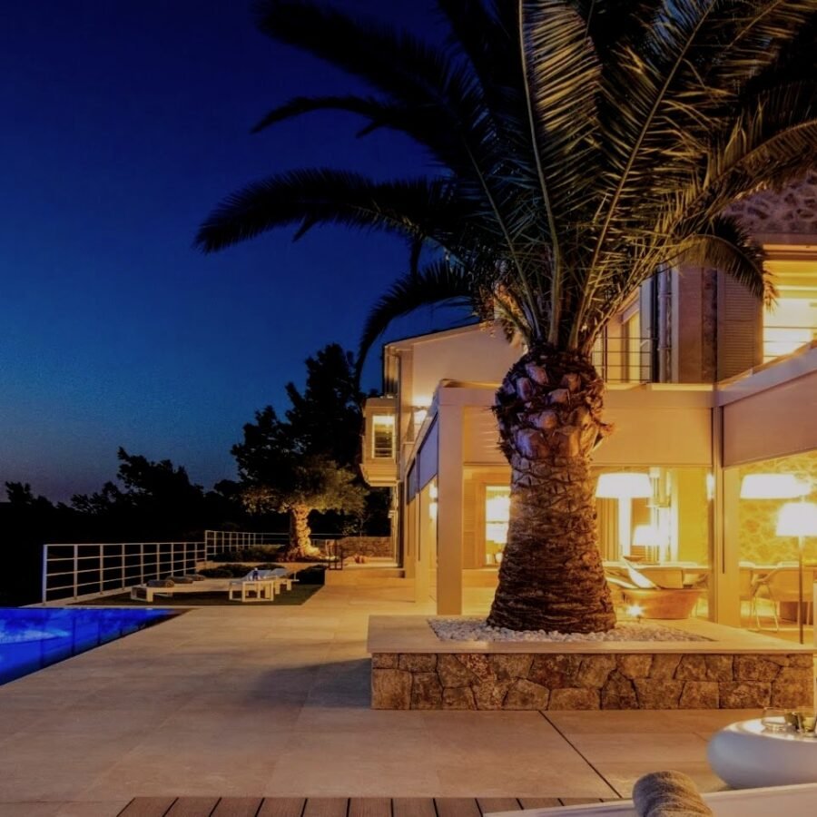 Son Vida – Garden and Pool